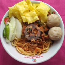 Mie Ayam Bakso Hot