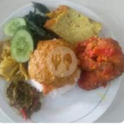 Nasi Ayam Balado Telor Dadar/bulat