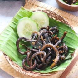 1 Ekor Belut Goreng Sambel Dadakan