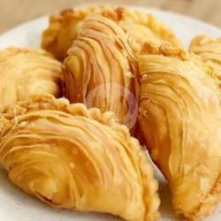 Curry Puff Pepaya Pedas