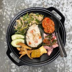 Sego Liwet (nasi Liwet) Kumplit Cumi