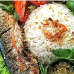 Nasi Rames Ikan Kembung