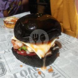 Burger Black Ayam   Keju