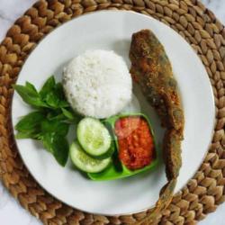 Lele Goreng Nasi Lalapan Dan Sambal