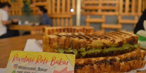 Roti Bakar Mblaketaket, Sawangan