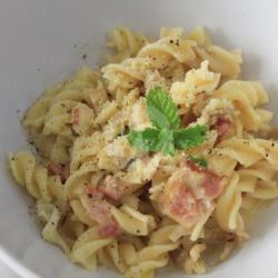 Fusilli Carbonara Smoked Beef