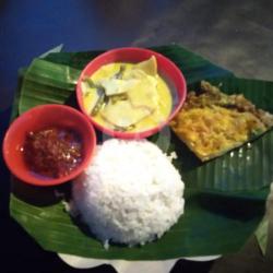 Nasi Telur Dadar   Gulai Rebung