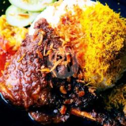 Paha Bebek Bumbu Hitam