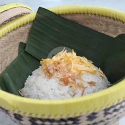 Nasi Uduk Lauk Telor Dadar