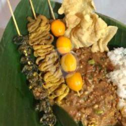 Nasi Pecel Original Sate Rempelo Sate Usus  Sate Puyuh  Es Teh