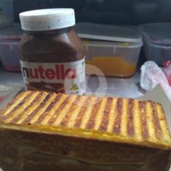 Roti Bakar Nutela Keju