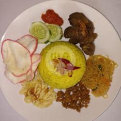 Nasi Uduk Semur Ati Ampela