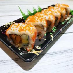 Tobiko Dragon Roll