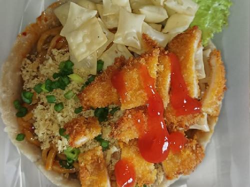 Mie Jebew Dan Pentol Cah Ndeso