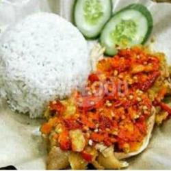 Ayam Geprek   Nasi   Tahu   Tempe