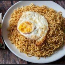 Indomie Goreng Toping Telor Ceplok