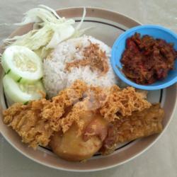 Paket Ayam Goreng Kremes Dada   Nasi   Gorengan