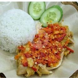 Ayam Geprek, Nasi, Lalap, Sambel.