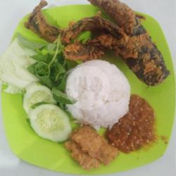 Nasi Lele Terbang Crispy