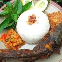 Ikan Goreng Lele Komplit   Nasi