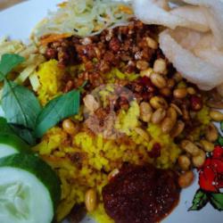 Nasi Kuning  Gorengan