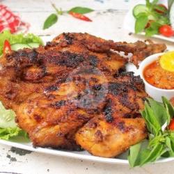 Ayam Kampung Utuh Plus Ati Bakar Madu