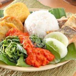 Nasi Tempong Ikan Asin