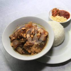 Spesial Nasi Rawon Kikil