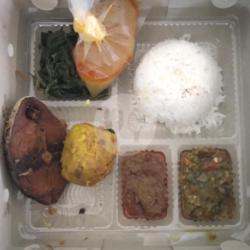 Nasi Kotak Perkedel   Ikan Goreng ( Mas/ Mujair/ Lele/ Tongkol )