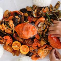 Paket Komplit (pilih Saosnya ): 2 Kepiting   Kerang   Udang   Cumi   Jagung