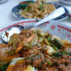 Lontong Pecel   Telur Mata Sapi