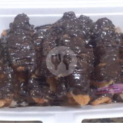 Pisang Kriuk Saus Cokelat . .