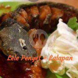 Lele Geprek (pilihan Sambal)   Lalapan