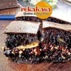 Pisang Wijen Coklat Susu Black-forest