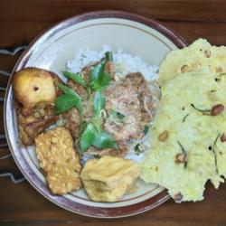 Nasi Pecel Ayam   Teh Hangat/dingin