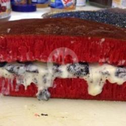 Red Velvet Keju Pisang