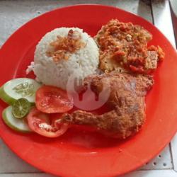 Nasi   Ayam Goreng Penyet Plus Tahu