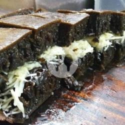 Black Forest Keju Ketan Kelapa Susu