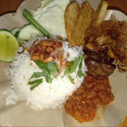 Nasi Lalapan Hati Ayam Ampela Goreng Rempah