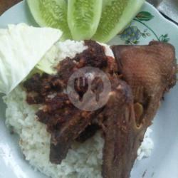 Nasi   Bebek Sayap   Bumbu Hitam   Lalapan Khas Madura