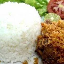 Nasi Atiampela Serundeng