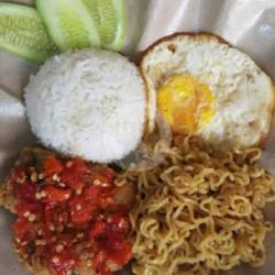 Ayam Geprek Nasi Telur Mie Goreng Free Teh Es