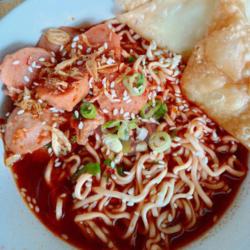 Mie Kuah Topping Bakso Babi