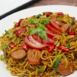 Mie Goreng Ndeso Sosis