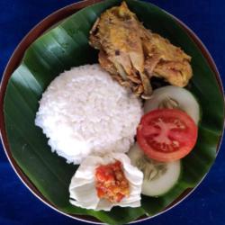 Nasi Sayap Ayam Penyet   Tempe