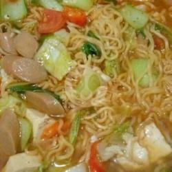 Mie Rebus Telor Ayam Sosis