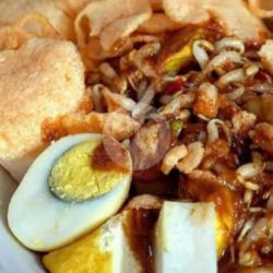 Kupat Tahu Toge Telur