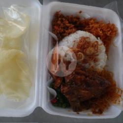Nasi Uduk Ayam Semur