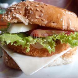 Burger Ayam Crispy Keju