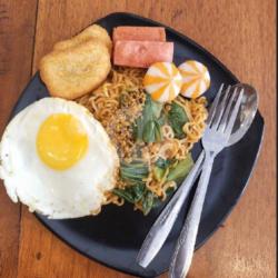 Indomie Keriting Ayam Panggang